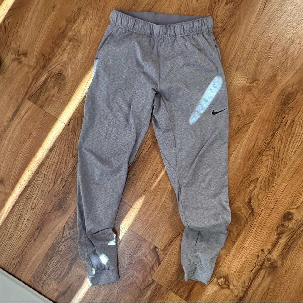 Nike yoga dri fit sweatpants joggers small gray